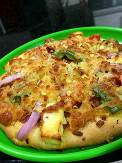A picture of Wheat flour veg pizza.