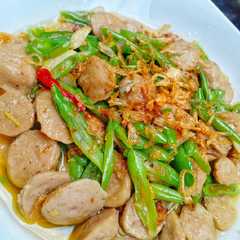 A picture of Oseng Buncis Bakso.