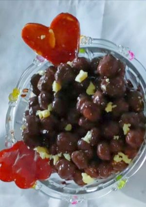 चॉकलेट कोटेड मखाना (chocolate coated makhana recipe in Hindi) रेसिपी मुख्य फोटो