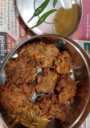 प्याज़ के पकौड़े (Pyaz ke pakode recipe in hindi) रेसिपी मुख्य फोटो