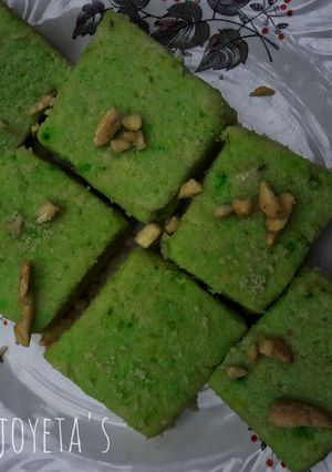 A picture of Green pea sandesh.