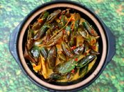Gambar kerang hijau bumbu kuning