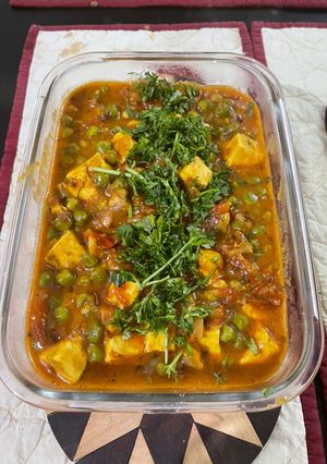 मटर पनीर (Matar Paneer recipe in Hindi) रेसिपी मुख्य फोटो