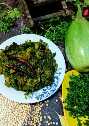 কলাইয়ের ডাল ভাজা দিয়ে ছোলার শাকের ঘন্ট(cholar saag recipe in Bengali) রেসিপির প্রধান ছবি