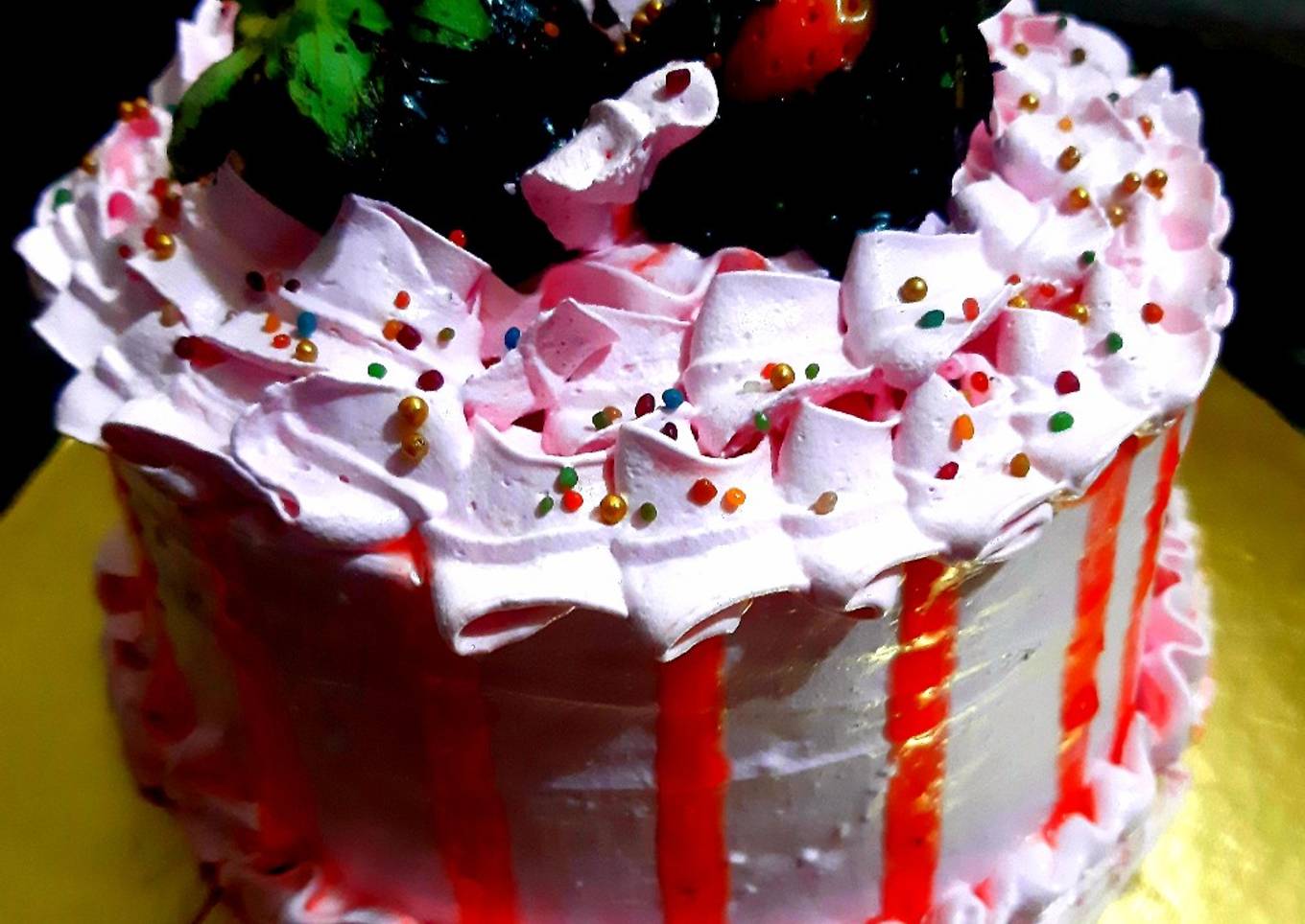 Eggless Strawberry Cake