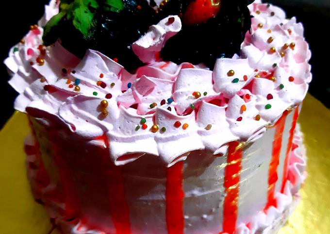 Eggless Strawberry Cake Recipe