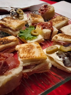 Una foto de Canapés fáciles para cena rápida