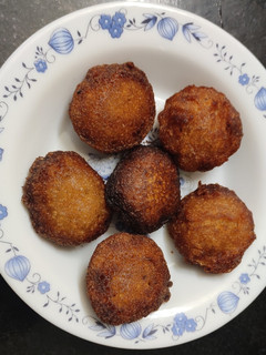 நெய்யப்பம் (Neiyappam recipe in tamil) செய்முறை முக்கிய புகைப்படம்
