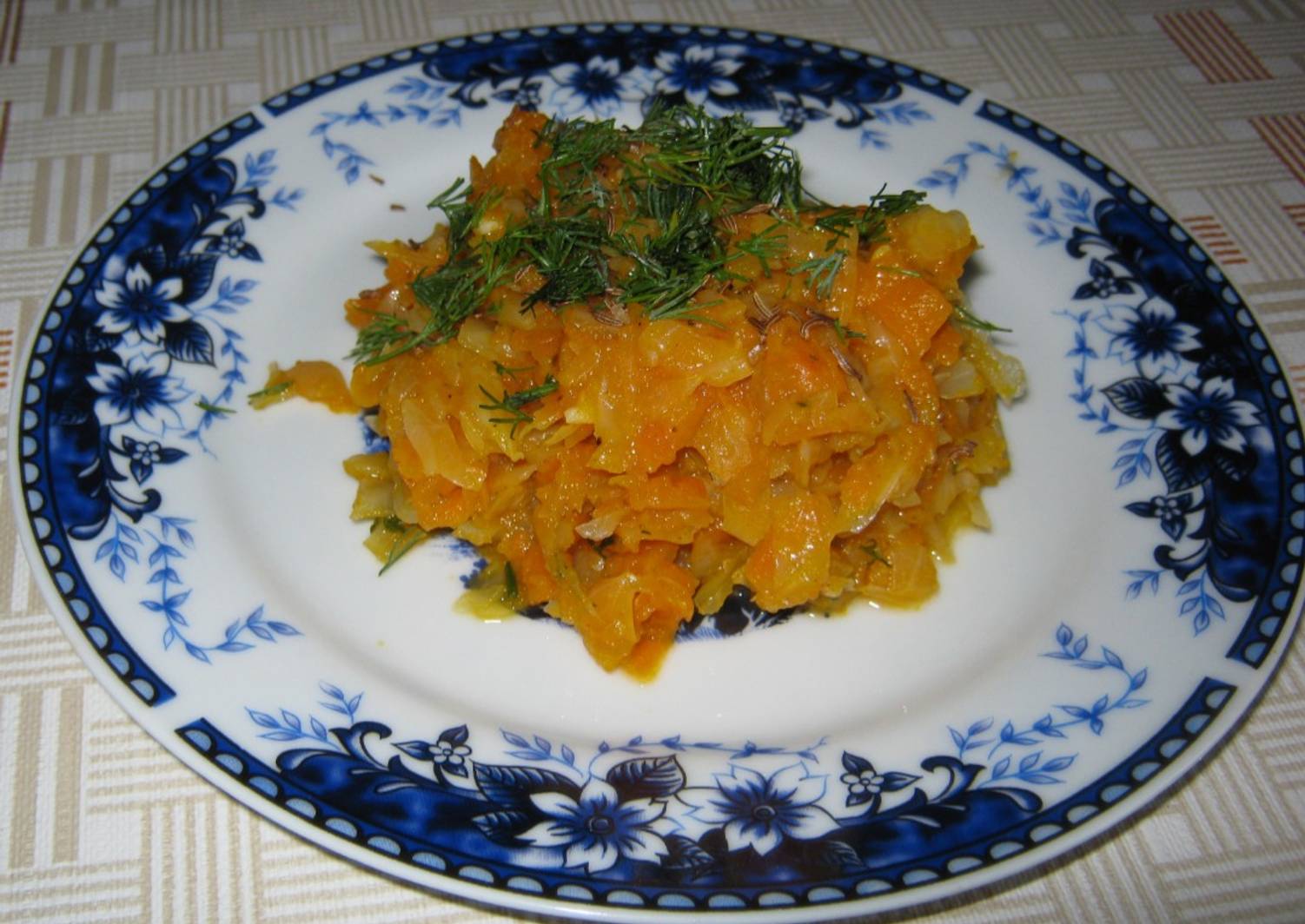 Морковь на сковороде. Овощное рагу с тыквой. Тыква морковь. Крамилизировпнная тыква. Тушеная морковка.