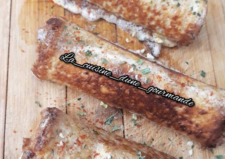 Guide étape par étape pour Préparer Super rapide Fait maison ♨️ Roulé de pain de mie au knacki &amp; fromage façon pain perdu ♨️
