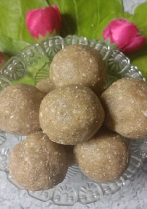 तीळ शेंगदाणे लाडू (til shengdane laddu recipe in marathi) रेसिपी चे मुख्य फोटो 