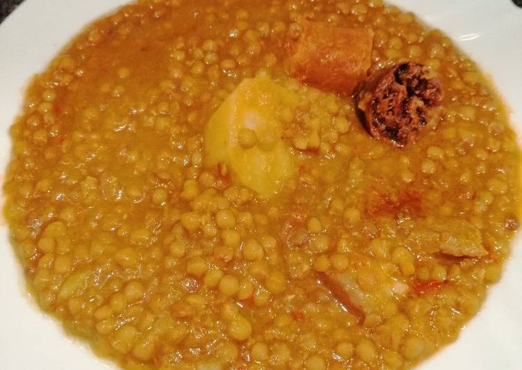 Lentejas con chorizo y morcilla