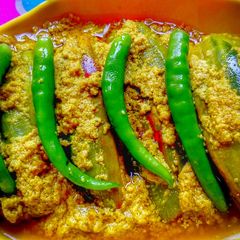 A picture of Spicy Parbal with khus khus.