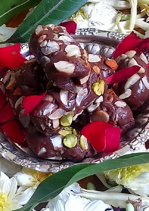 A picture of Chocolate Dry Fruits Roll.