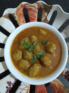 રસિયા મુઠીયા (Rasiya Muthiya Recipe In Gujarati) રેસીપી મુખ્ય ફોટો