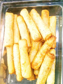 A picture of Spring rolls.