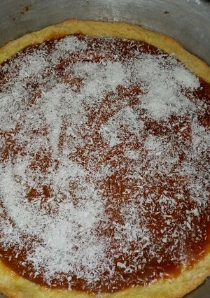 Una foto de Torta de coco y dulce de leche
