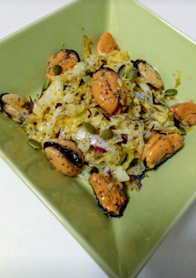 Una foto de Espaguetis de col (repollo) con mejillones