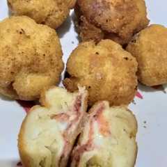 รูปของ Bola - Bola Kornet Keju Leleh