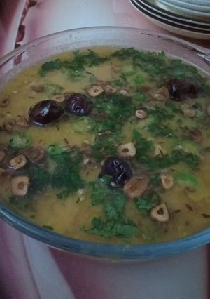 A picture of Chicken daal.