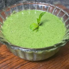 A picture of Coriander & mint chutney.