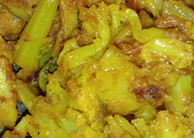 Recipe of Super Quick Homemade Cauliflower potato sabzi
