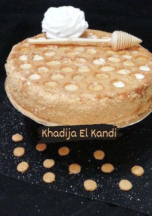 صورة لوصفة كيكة الطبقات الروسية بالعسل تجي رووووعة شكلا ومذاقا