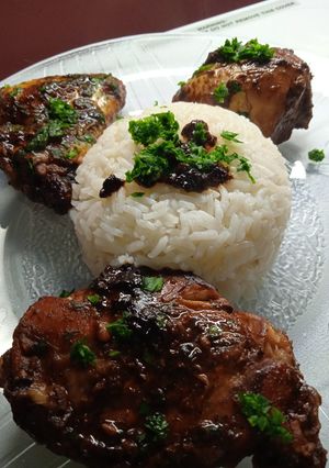 Una foto de Pollo frito sazonado con🐤🍋🐥🍋 pimentón y limón🐥🍋🍋