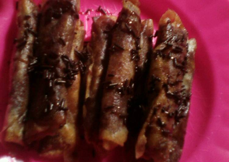 Piscok (pisang coklat)