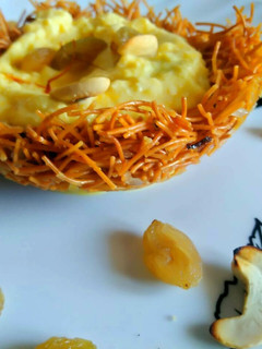 रबड़ी सेवई कटोरी (Rabdi Sevai Katori Recipe in Hindi) रेसिपी मुख्य फोटो