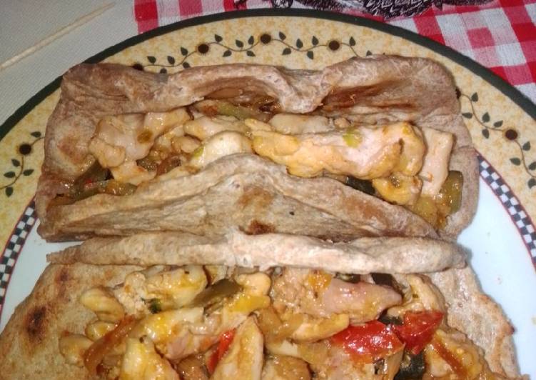 Tortitas de harina de espelta con pollo y verduras