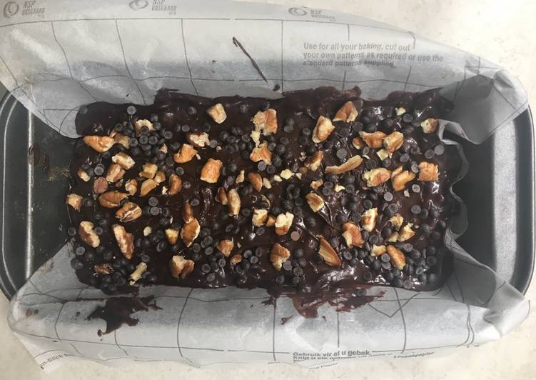 Step-by-Step Guide to Prepare Speedy Chocolate brownies stuffed with creme caramels