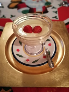 Una foto de Panna cotta de chocolate blanco sin azúcar