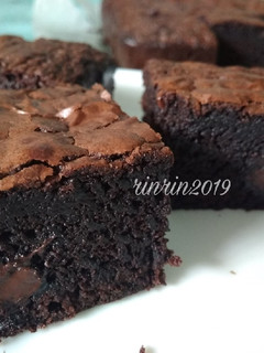Foto resep Shiny and fudge brownies
