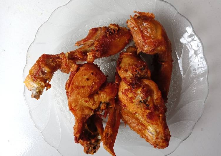 Cara Gampang Menyiapkan Ayam ungkep goreng, Enak Banget
