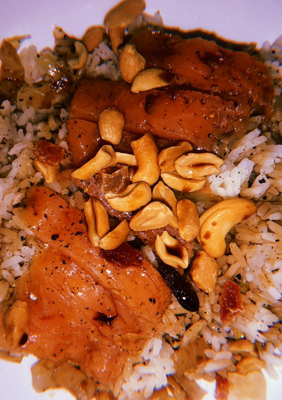Una foto de Salmón ahumado y arroz