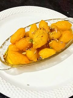 A picture of Urad Dal RasBhari.