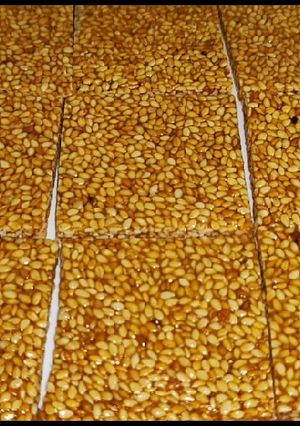 A picture of Til Gud Patti (Til Gud Papdi).
