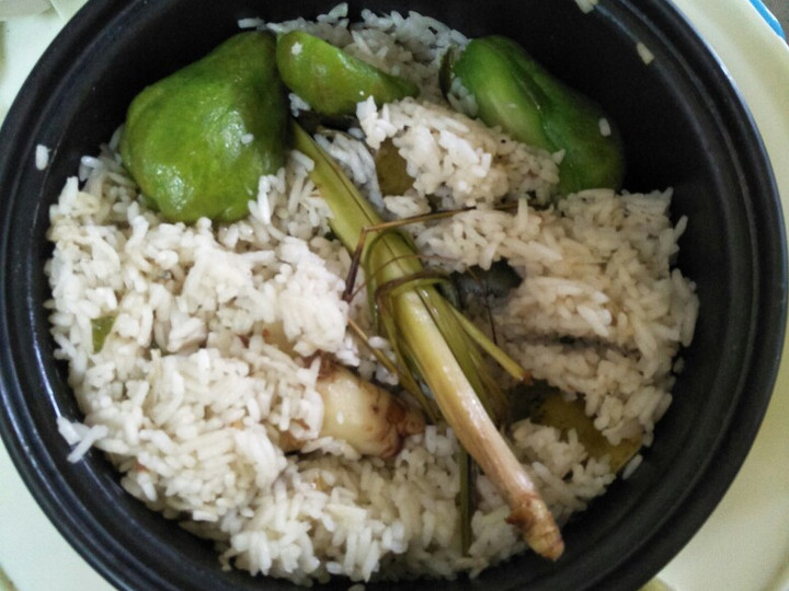 Bagaimana Menyiapkan Nasi Liwet Khas Sunda Anti Gagal