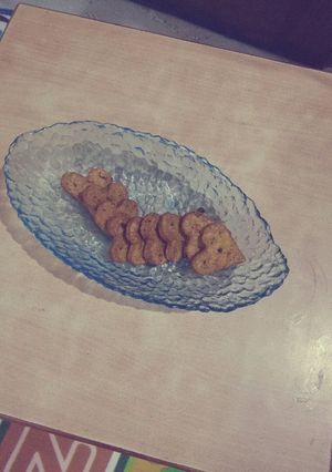 A picture of #crispy peas mathri.