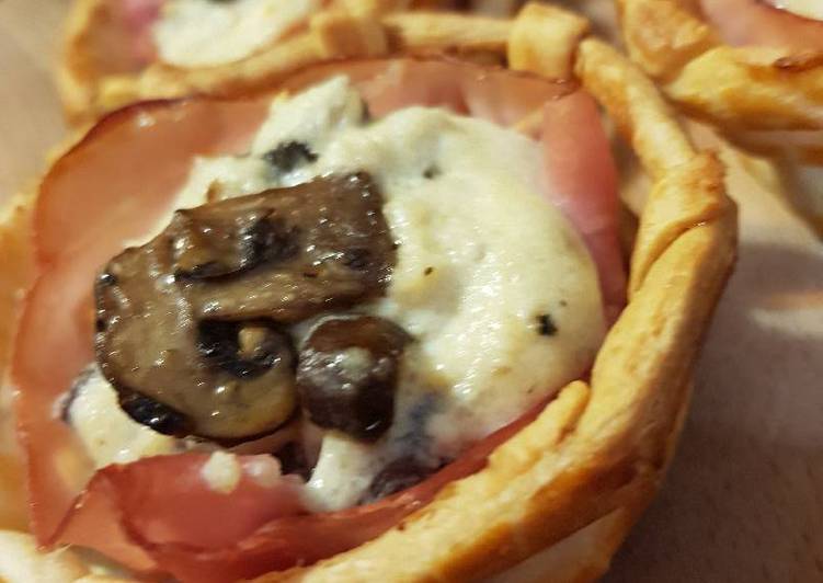 Cestini di sfoglia con Ricotta funghi e Praga