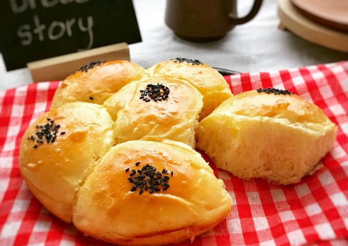 Resep Roti Manis Klasik Oleh Frielingga Sit - Cookpad