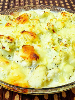 Una foto de Coliflor gratinado 😋😋😋