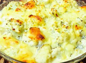 Una foto de Coliflor gratinado 😋😋😋