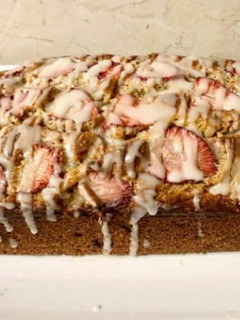Foto de Bolo de Banana e Morango