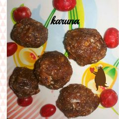A picture of Khajoor Ke Ladoo.