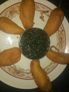 मिर्च के पकोड़े (Mirch Ke pakode recipe in hindi) रेसिपी मुख्य फोटो