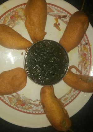 मिर्च के पकोड़े (Mirch Ke pakode recipe in hindi) रेसिपी मुख्य फोटो