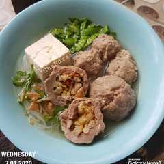 A picture of Bakso tetelan mercon dan kuah bakso no vitsin aman untuk anak👍.