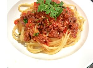 Hình của món Mỳ ý sốt cà chua bò bằm.
